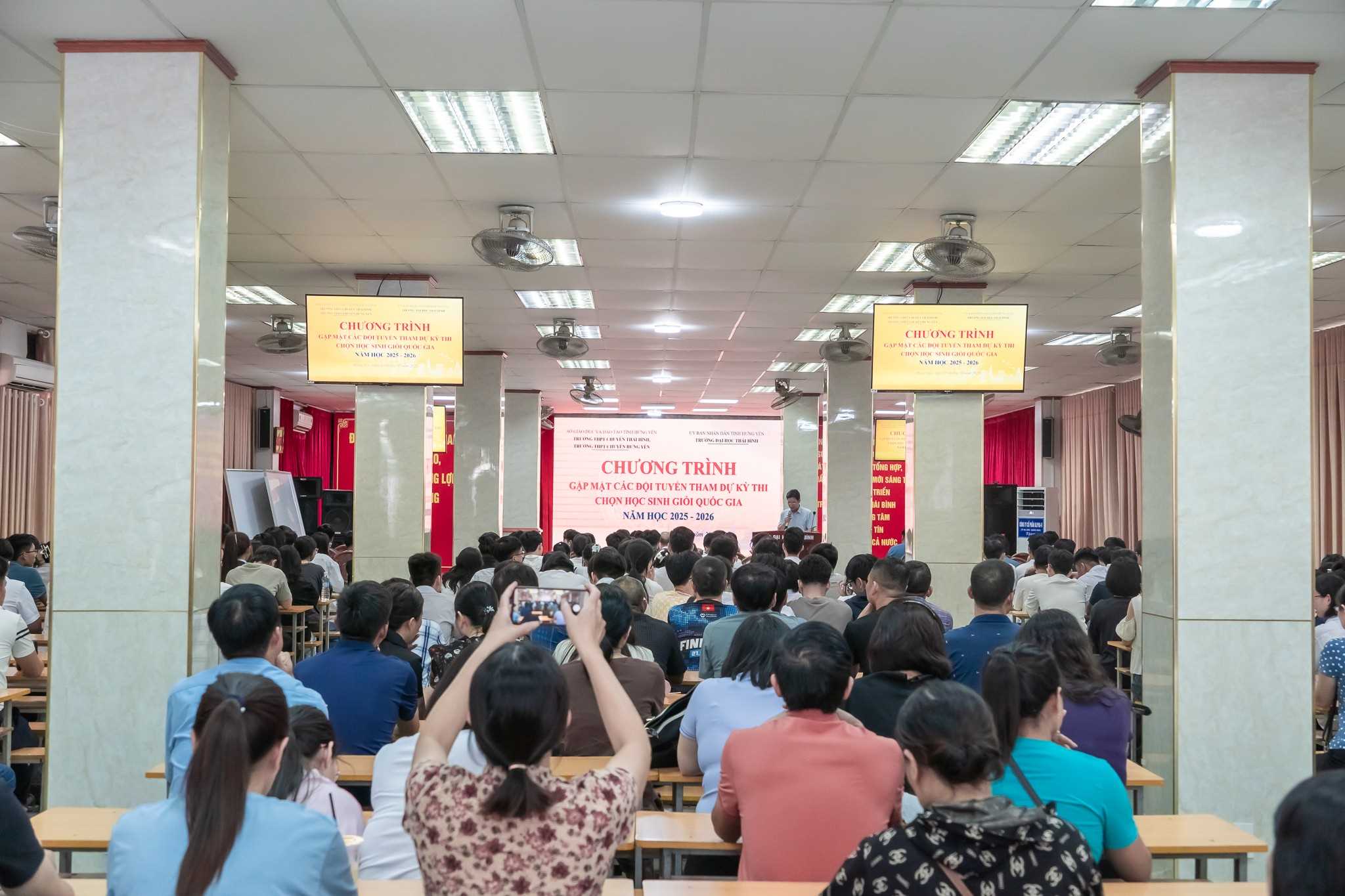 ĐỒNG HÀNH CÙNG GẦN 200 HỌC SINH GIỎI TỈNH HƯNG YÊN CHUẨN BỊ CHO KỲ THI HỌC SINH GIỎI QUỐC GIA NĂM HỌC 2025–2026
